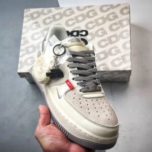 【AT3347】Nike x The North Face Air Force 1 クラシックコラボレーションスニーカー TNF x Air Force 1 Low ベージュグレー