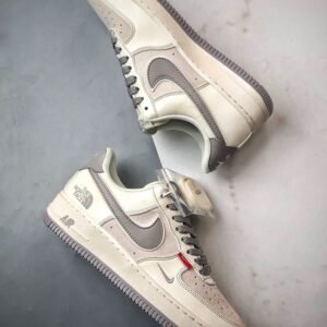 【AT3347】Nike x The North Face Air Force 1 クラシックコラボレーションスニーカー TNF x Air Force 1 Low ベージュグレー