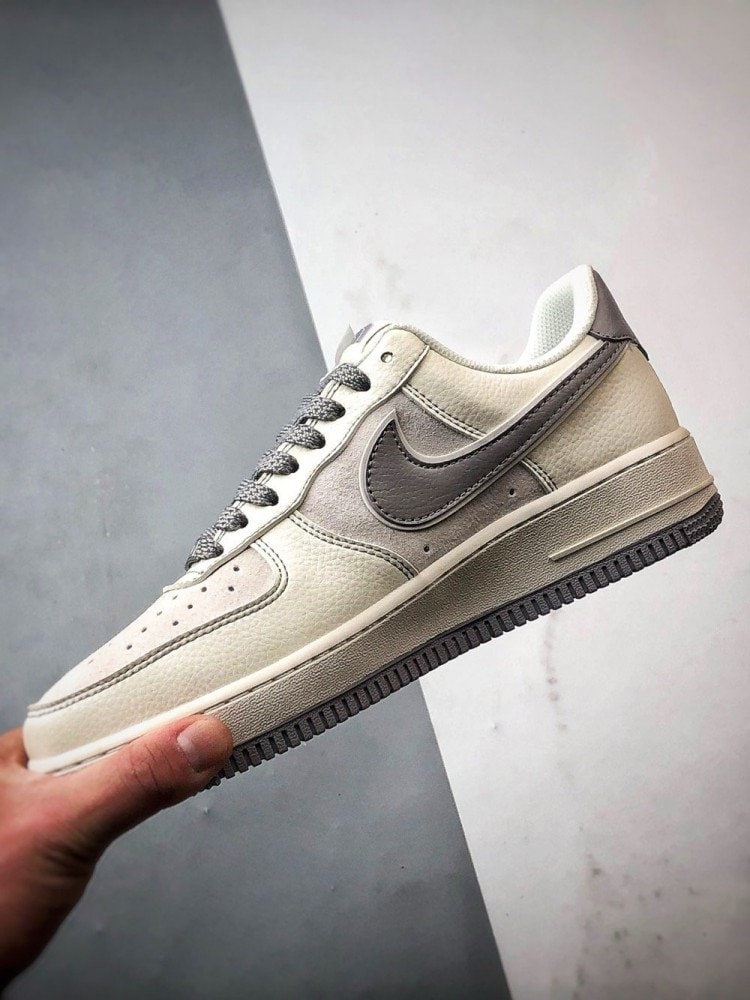 【AT3347】Nike x The North Face Air Force 1 クラシックコラボレーションスニーカー TNF x Air Force 1 Low ベージュグレー