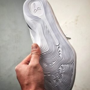 【AT3352】Nike Kobe 9 Elite Low Protro "Halo" 大注目の新作 コービー9エリートロウ ホワイト