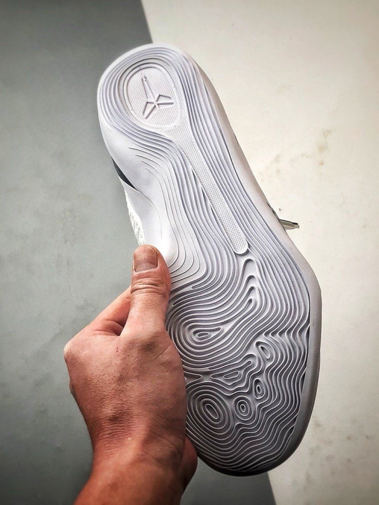 【AT3352】Nike Kobe 9 Elite Low Protro "Halo" 大注目の新作 コービー9エリートロウ ホワイト