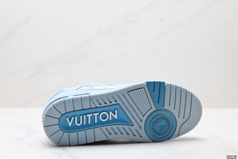 【AT8904】ルイ・ヴィトンの3DプリントLVロゴローカットスニーカー - グレーブルー＆天空ブルー | LV
