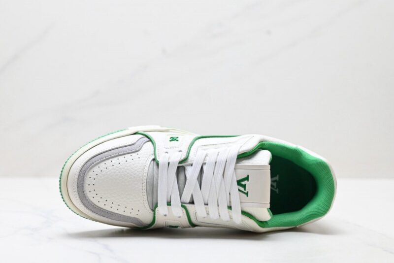 【AT8905】ルイ・ヴィトン トレーナーシューズ | Louis Vuitton Trainer Sneaker Lowシリーズ | ストリートファッションと伝統の融合 | LV