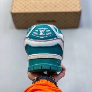 【AT8909】Louis Vuitton ルイ・ヴィトン ロープロファイルトレーナースニーカー、モダンなストリートスタイルとフレンチラグジュアリーの融合 | LV