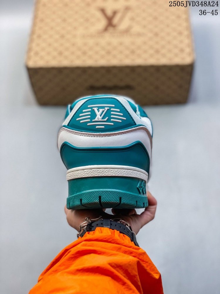 【AT8909】Louis Vuitton ルイ・ヴィトン ロープロファイルトレーナースニーカー、モダンなストリートスタイルとフレンチラグジュアリーの融合 | LV