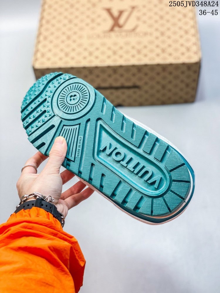 【AT8909】Louis Vuitton ルイ・ヴィトン ロープロファイルトレーナースニーカー、モダンなストリートスタイルとフレンチラグジュアリーの融合 | LV