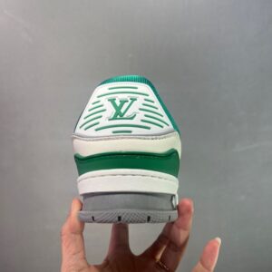 【AT8913】ルイヴィトンLVトレーナースニーカー - 緑と白の都市ファッション美学を表現 | Louis Vuitton