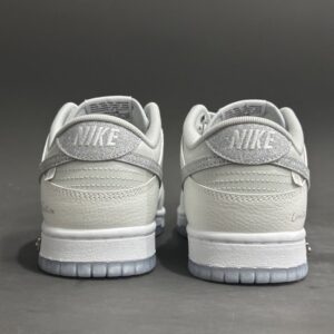 【AT8915】ナイキ ダンク ロー エレガントな象のグレー 限定エディション | Nike Dunk