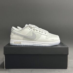【AT8915】ナイキ ダンク ロー エレガントな象のグレー 限定エディション | Nike Dunk