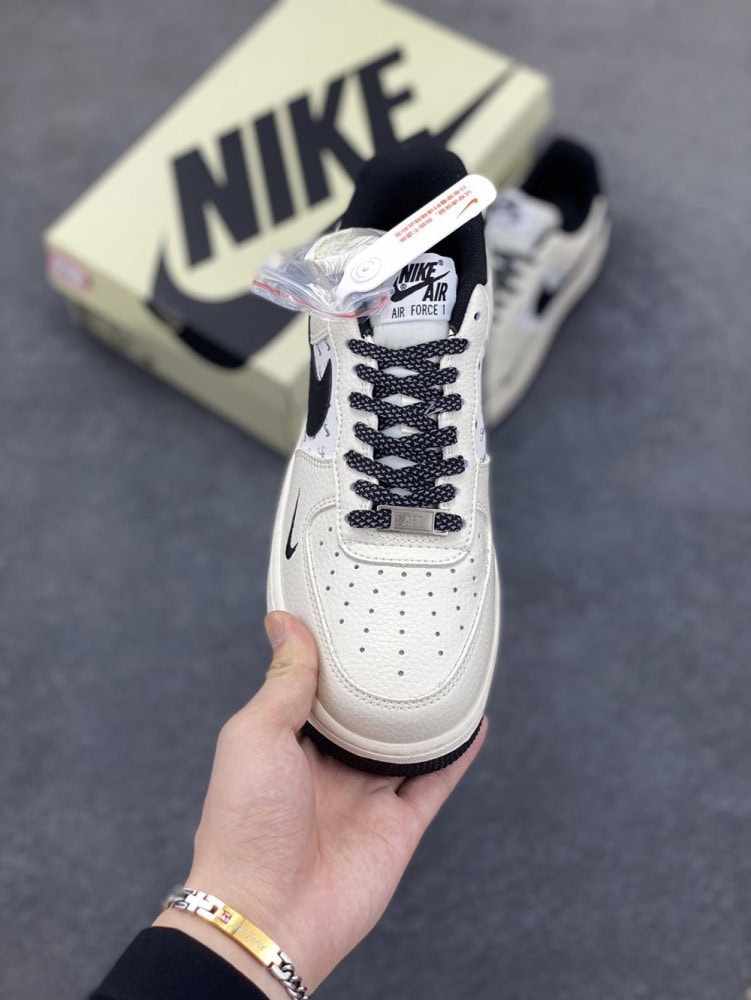 【AT8917】Nike Air Force 1 - ナイキ エア フォース ワン スニーカー メンズ | Stussy x Nike