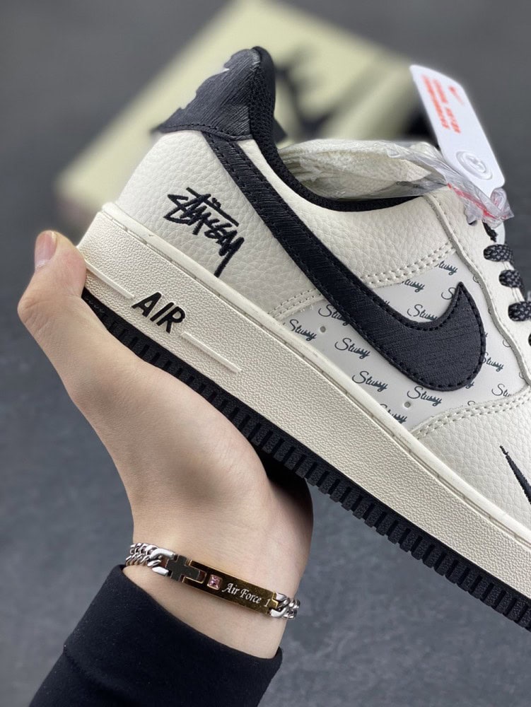 【AT8917】Nike Air Force 1 - ナイキ エア フォース ワン スニーカー メンズ | Stussy x Nike