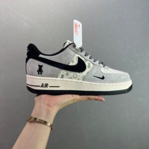 【AT8920】ナイキ Air Force 1 Low エアフォースワンクラシックロースニーカー | Louis Vuitton x Nike