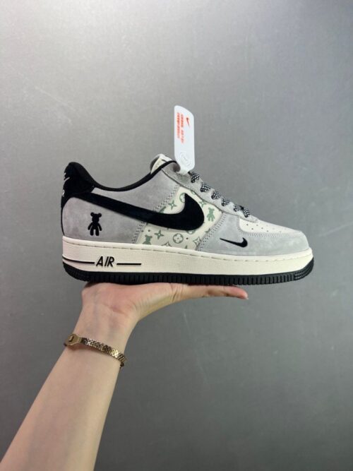 【AT8920】ナイキ Air Force 1 Low エアフォースワンクラシックロースニーカー | Louis Vuitton x Nike