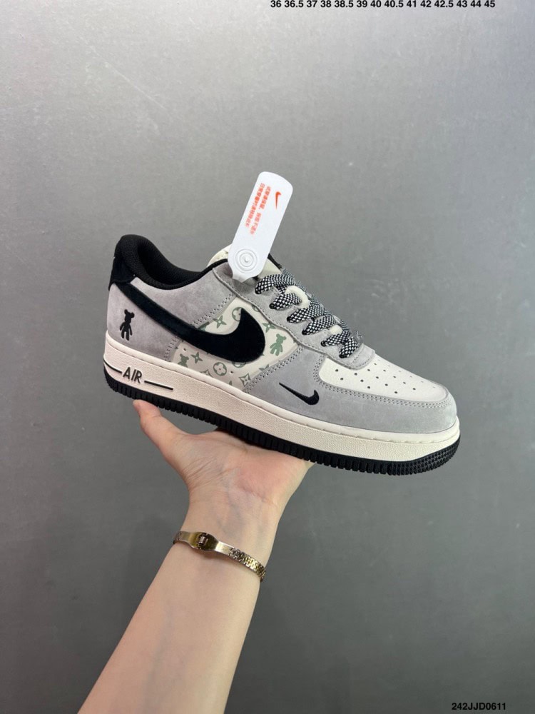 【AT8920】ナイキ Air Force 1 Low エアフォースワンクラシックロースニーカー | Louis Vuitton x Nike