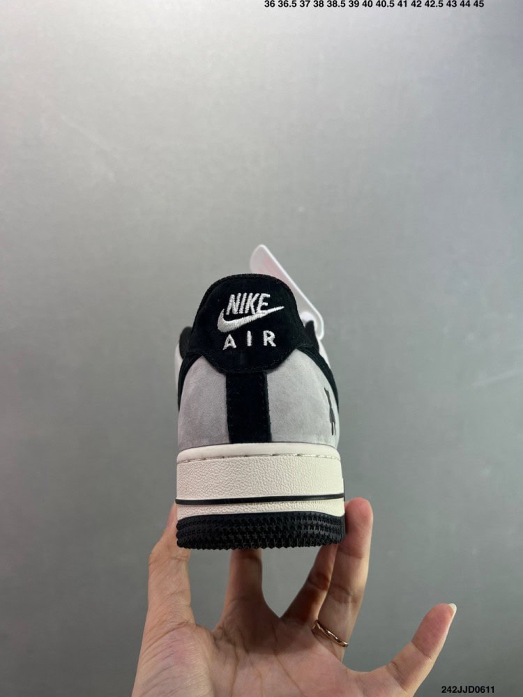 【AT8920】ナイキ Air Force 1 Low エアフォースワンクラシックロースニーカー | Louis Vuitton x Nike
