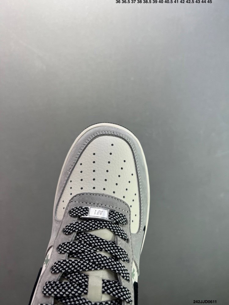 【AT8920】ナイキ Air Force 1 Low エアフォースワンクラシックロースニーカー | Louis Vuitton x Nike