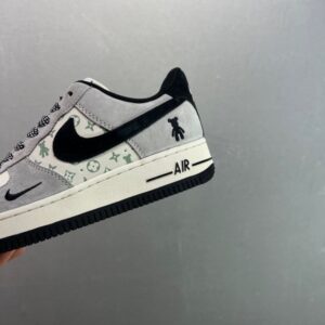 【AT8920】ナイキ Air Force 1 Low エアフォースワンクラシックロースニーカー | Louis Vuitton x Nike