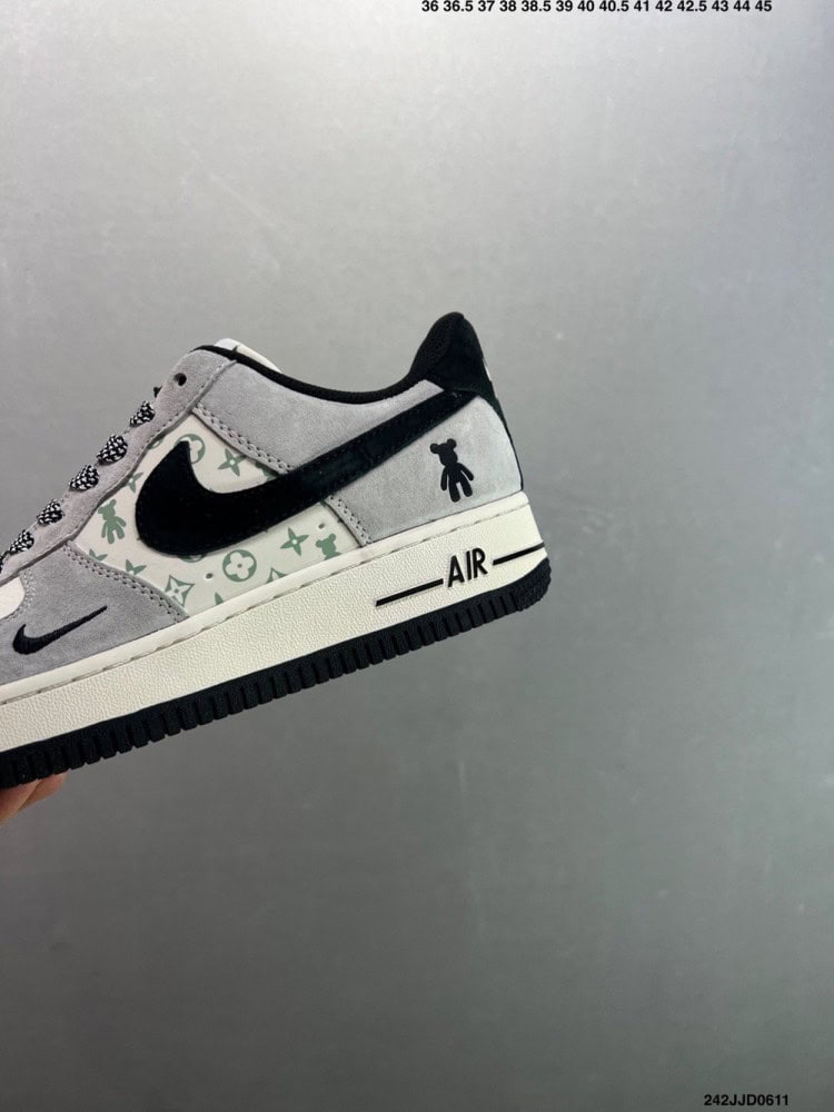 【AT8920】ナイキ Air Force 1 Low エアフォースワンクラシックロースニーカー | Louis Vuitton x Nike