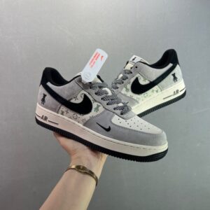 【AT8920】ナイキ Air Force 1 Low エアフォースワンクラシックロースニーカー | Louis Vuitton x Nike