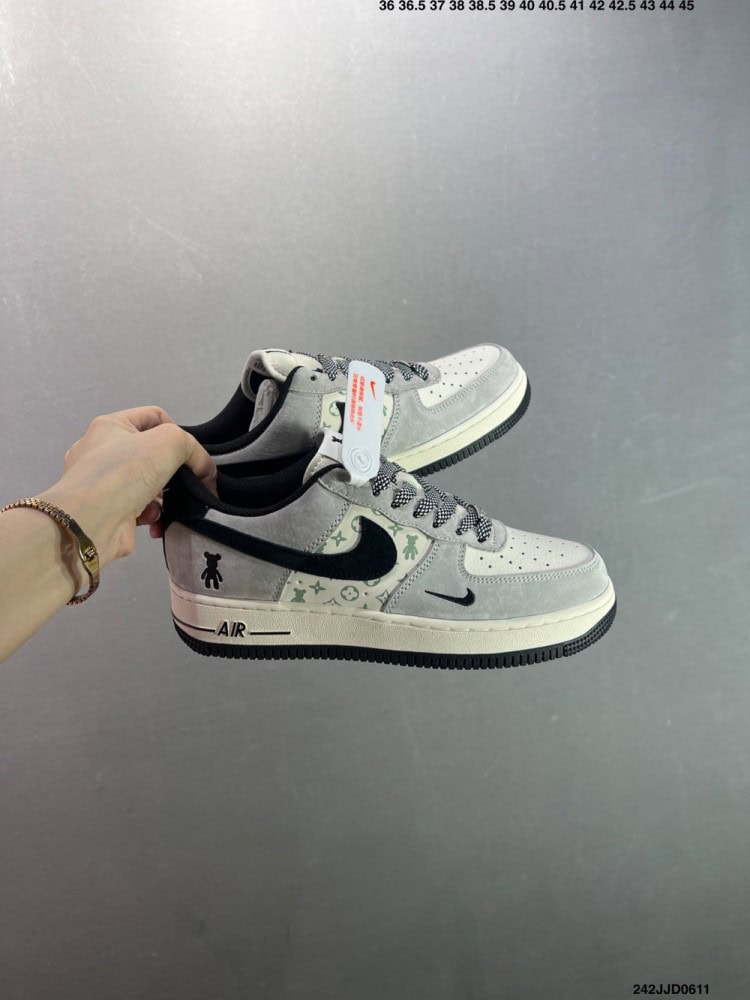 【AT8920】ナイキ Air Force 1 Low エアフォースワンクラシックロースニーカー | Louis Vuitton x Nike