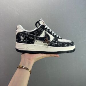 【AT8921】LV × ナイキ Air Force 1 カスタムコラボ スニーカー | Louis Vuitton x Nike