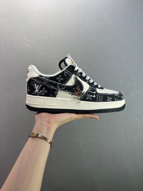【AT8921】LV × ナイキ Air Force 1 カスタムコラボ スニーカー | Louis Vuitton x Nike