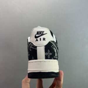 【AT8921】LV × ナイキ Air Force 1 カスタムコラボ スニーカー | Louis Vuitton x Nike