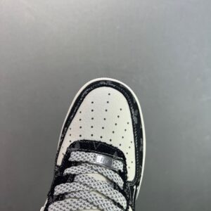 【AT8921】LV × ナイキ Air Force 1 カスタムコラボ スニーカー | Louis Vuitton x Nike
