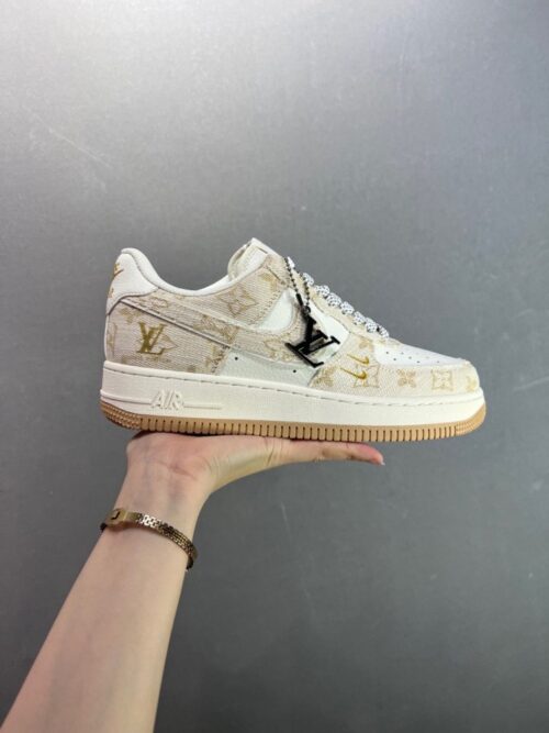 【AT8923】ナイキ × ルイ・ヴィトン Air Force 1 カスタムスニーカー | ストリートファッションとラグジュアリーエッセンスの融合 | LV x Nike