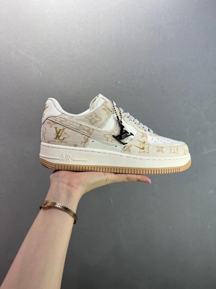 【AT8923】ナイキ × ルイ・ヴィトン Air Force 1 カスタムスニーカー | ストリートファッションとラグジュアリーエッセンスの融合 | LV x Nike