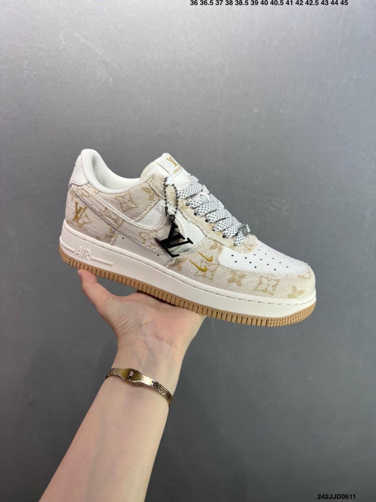 【AT8923】ナイキ × ルイ・ヴィトン Air Force 1 カスタムスニーカー | ストリートファッションとラグジュアリーエッセンスの融合 | LV x Nike