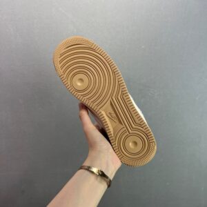 【AT8923】ナイキ × ルイ・ヴィトン Air Force 1 カスタムスニーカー | ストリートファッションとラグジュアリーエッセンスの融合 | LV x Nike