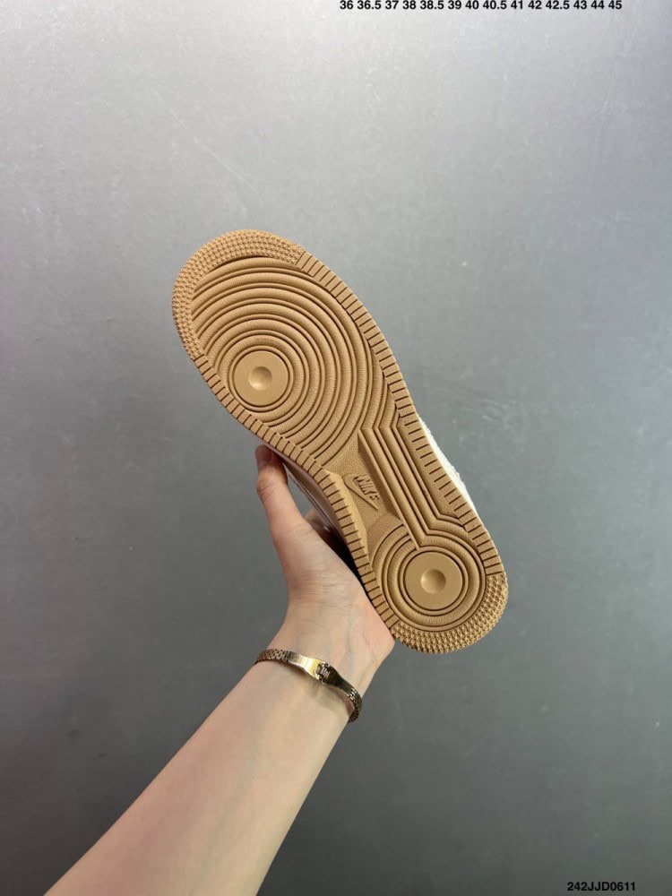 【AT8923】ナイキ × ルイ・ヴィトン Air Force 1 カスタムスニーカー | ストリートファッションとラグジュアリーエッセンスの融合 | LV x Nike