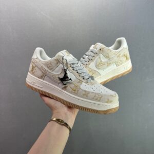 【AT8923】ナイキ × ルイ・ヴィトン Air Force 1 カスタムスニーカー | ストリートファッションとラグジュアリーエッセンスの融合 | LV x Nike
