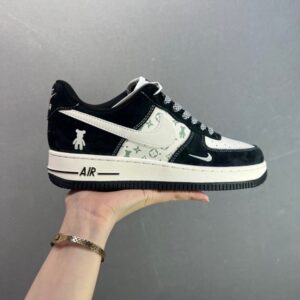 【AT8926】ナイキ Air Force 1 パープルローカットデザイン、現代工芸とレトロ美学の完璧な融合 | Nike x Air Force 1