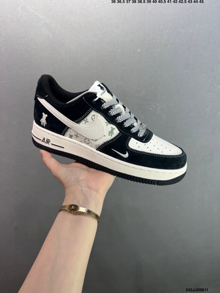 【AT8926】ナイキ Air Force 1 パープルローカットデザイン、現代工芸とレトロ美学の完璧な融合 | Nike x Air Force 1