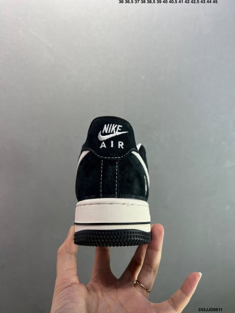 【AT8926】ナイキ Air Force 1 パープルローカットデザイン、現代工芸とレトロ美学の完璧な融合 | Nike x Air Force 1