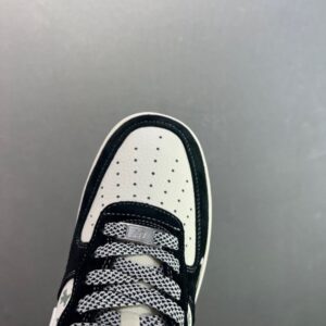 【AT8926】ナイキ Air Force 1 パープルローカットデザイン、現代工芸とレトロ美学の完璧な融合 | Nike x Air Force 1