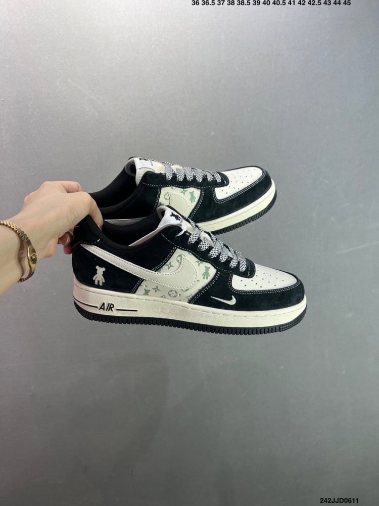 【AT8926】ナイキ Air Force 1 パープルローカットデザイン、現代工芸とレトロ美学の完璧な融合 | Nike x Air Force 1