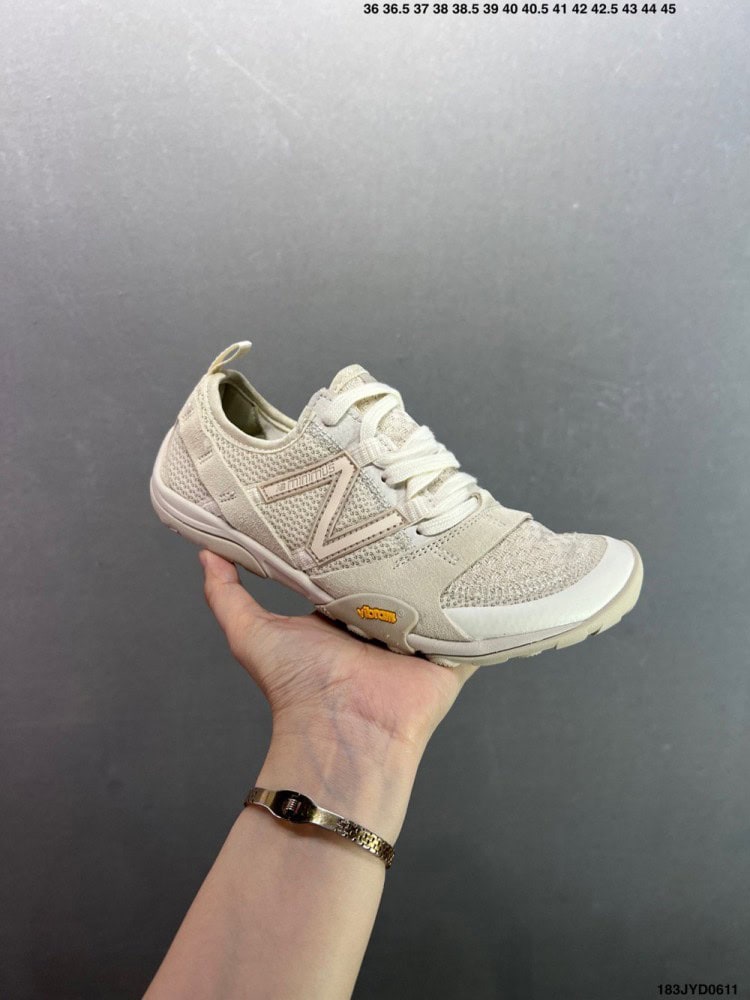 【AT8928】New Balance MT10シリーズ裸足ランニングシューズ - クリーム色【軽量トレーニング＆都市通勤】