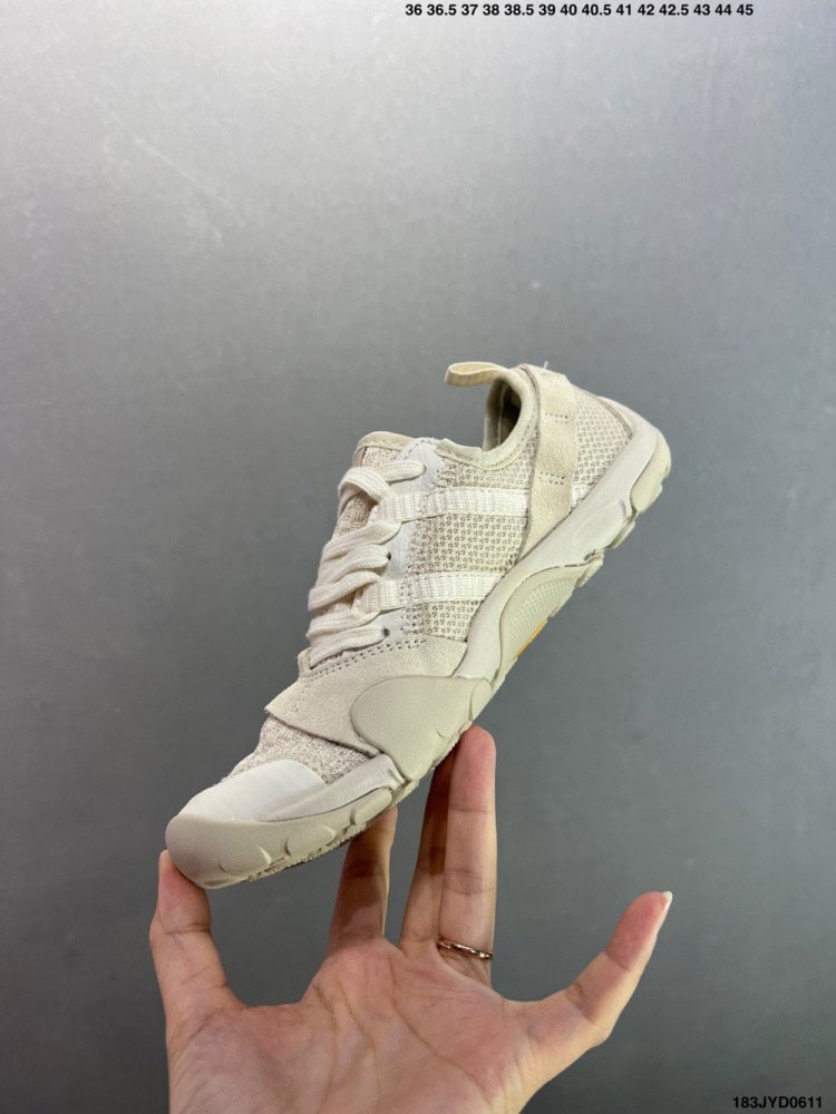 【AT8928】New Balance MT10シリーズ裸足ランニングシューズ - クリーム色【軽量トレーニング＆都市通勤】