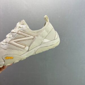 【AT8928】New Balance MT10シリーズ裸足ランニングシューズ - クリーム色【軽量トレーニング＆都市通勤】