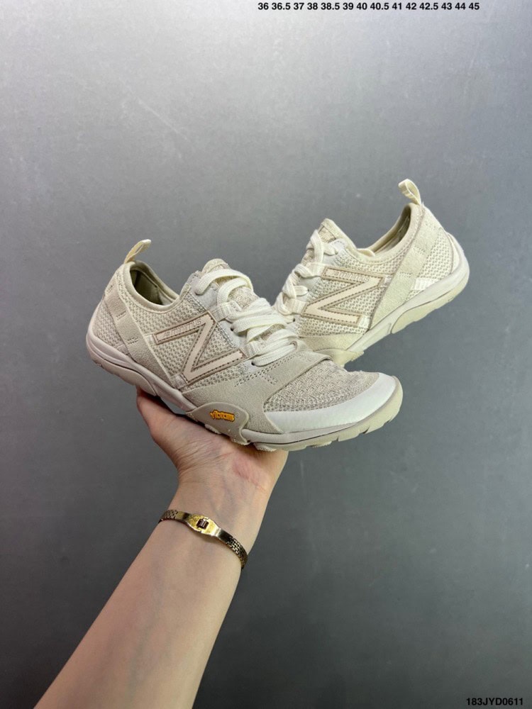 【AT8928】New Balance MT10シリーズ裸足ランニングシューズ - クリーム色【軽量トレーニング＆都市通勤】