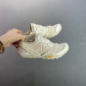 【AT8928】New Balance MT10シリーズ裸足ランニングシューズ - クリーム色【軽量トレーニング＆都市通勤】