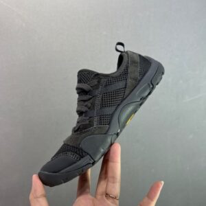 【AT8929】New Balance MT10シリーズバレーフットランニングシューズ