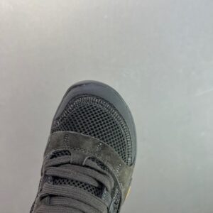 【AT8929】New Balance MT10シリーズバレーフットランニングシューズ