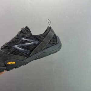 【AT8929】New Balance MT10シリーズバレーフットランニングシューズ