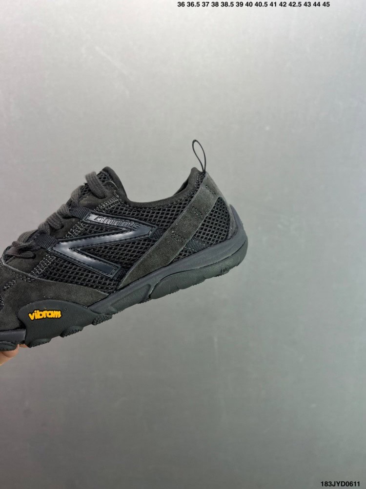 【AT8929】New Balance MT10シリーズバレーフットランニングシューズ