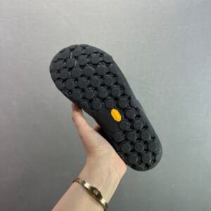【AT8929】New Balance MT10シリーズバレーフットランニングシューズ