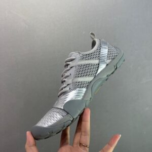 【AT8930】New Balance（ニューバランス）のMT10シリーズ裸足ランニングシューズ